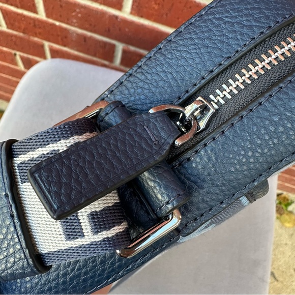 Michael Kors Men's Unisex Cooper Flight Bag Crossbody Travel Bag - Picture 5 of 13